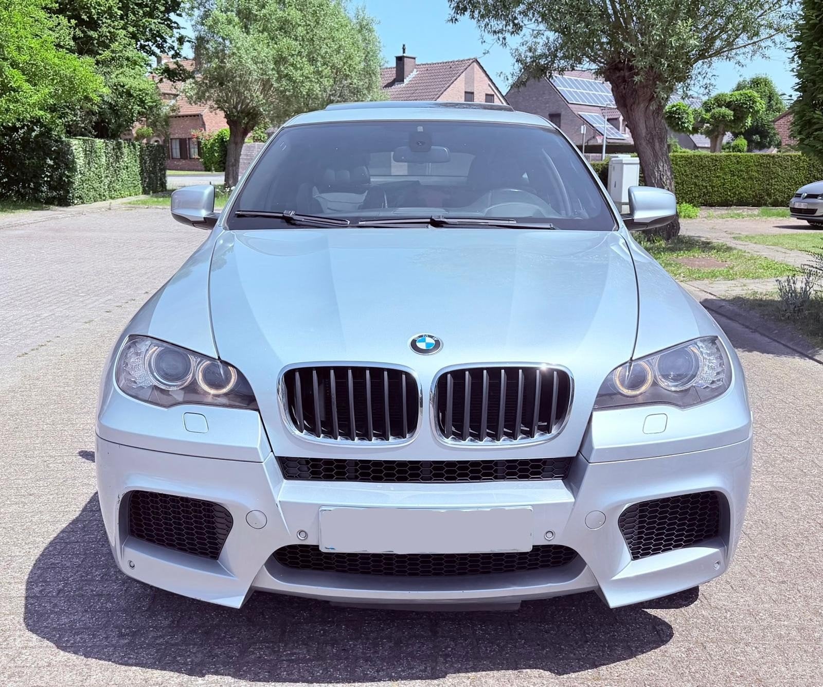 BMW X6M 4.4 555PK LICHTEVRACHT 150€ TAX, Auto's, BMW, Automaat, 8 cilinders, Particulier, SUV of Terreinwagen
