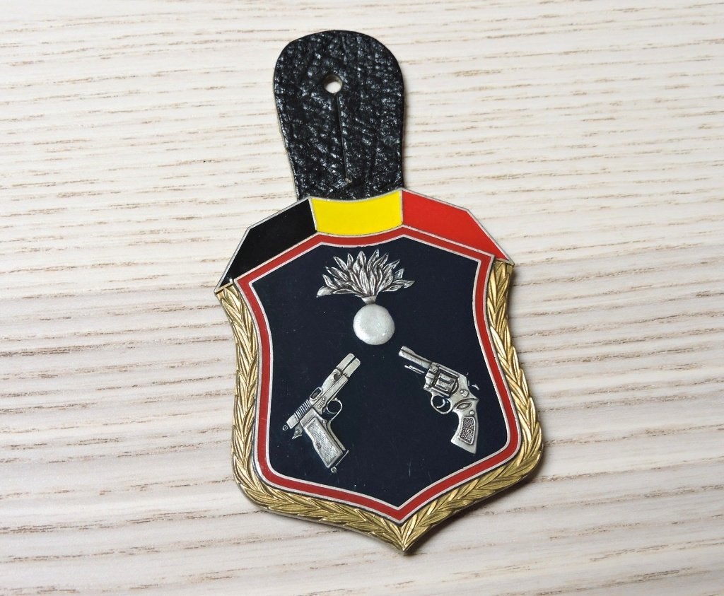 GENDARMERIE INSIGNE OR CHEF MONITEUR TIR, Enlèvement ou Envoi, Gendarmerie