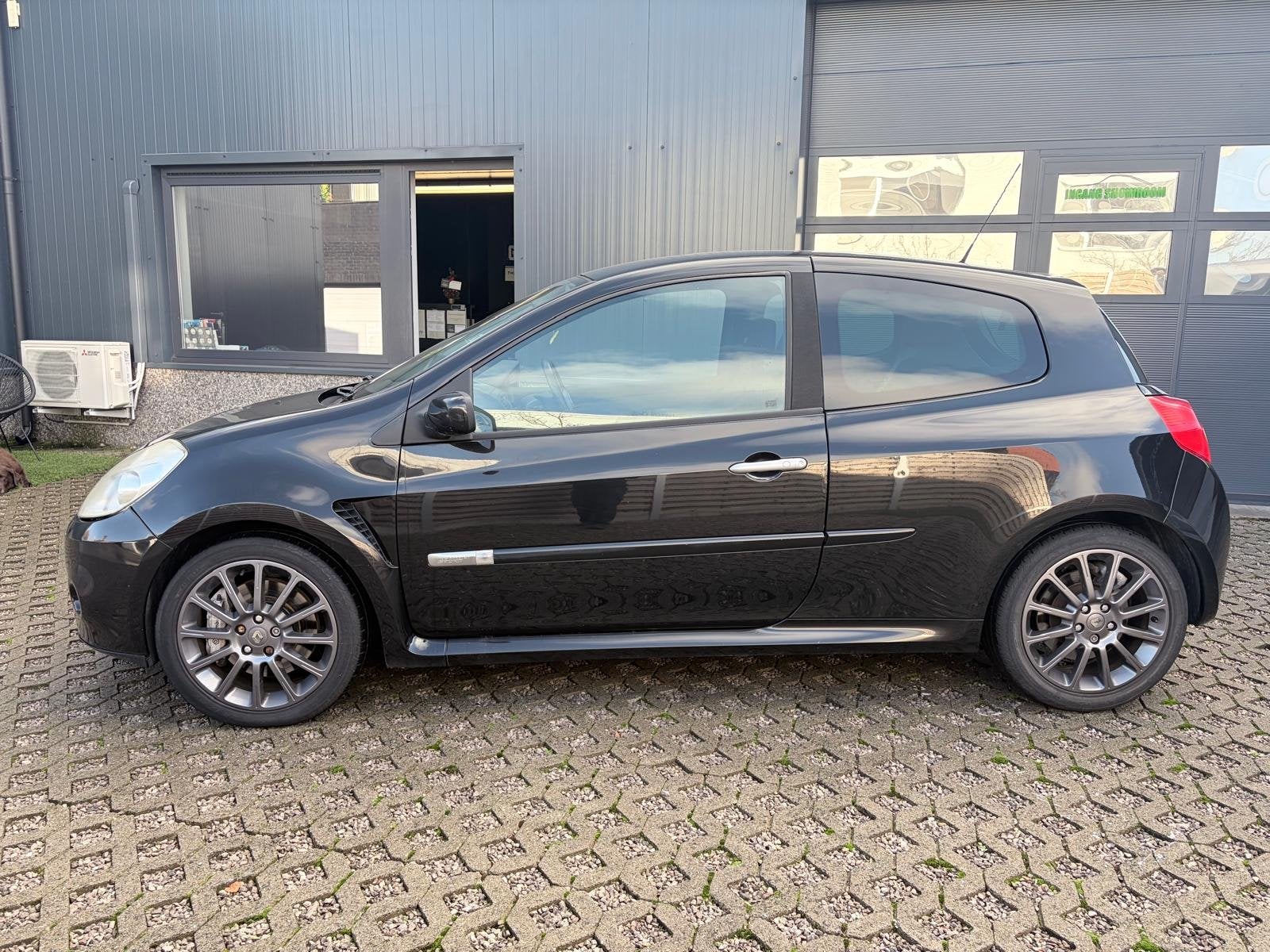 Renault Clio 2,0 sport - Project circuit/rally, Auto's, Gebruikt, Zwart, Bedrijf, Handgeschakeld