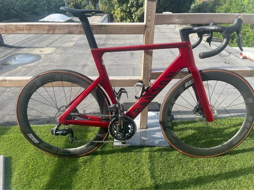 Canyon Aeroad CF SLX 8, Carbon, 10 tot 15 versnellingen, Zo goed als nieuw, 57 tot 61 cm