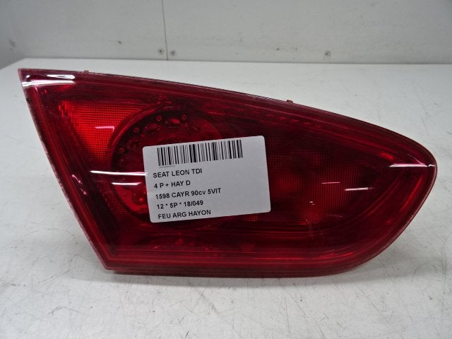 ACHTERLICHT LINKS ACHTERKLEP Seat Leon (1P1) (1P0945093F), Gebruikt, Seat