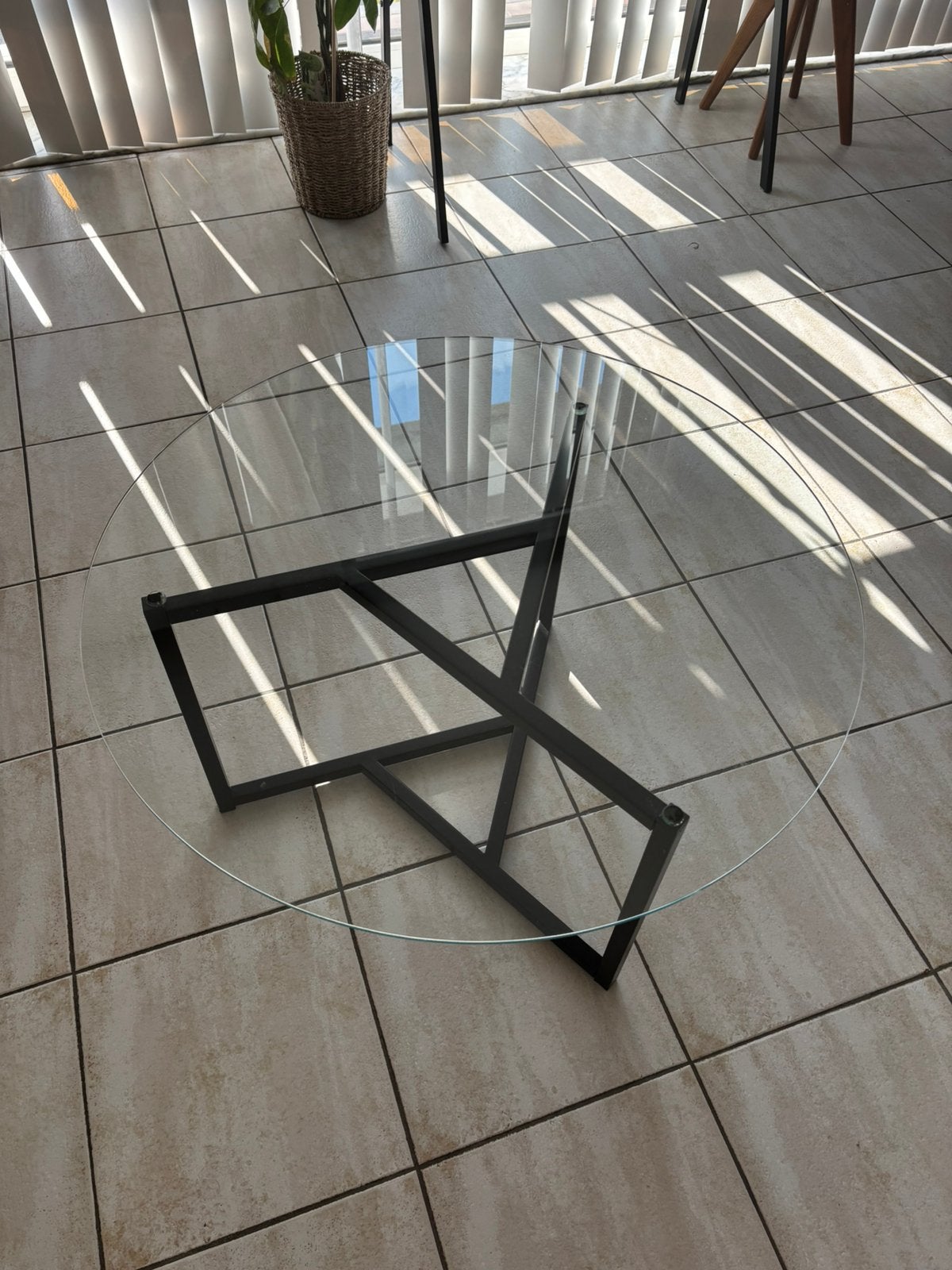 Luxe Geometrische Design Salontafel Gehard Glas Zwart Metaal, Ophalen, Zo goed als nieuw, Rond, Glas