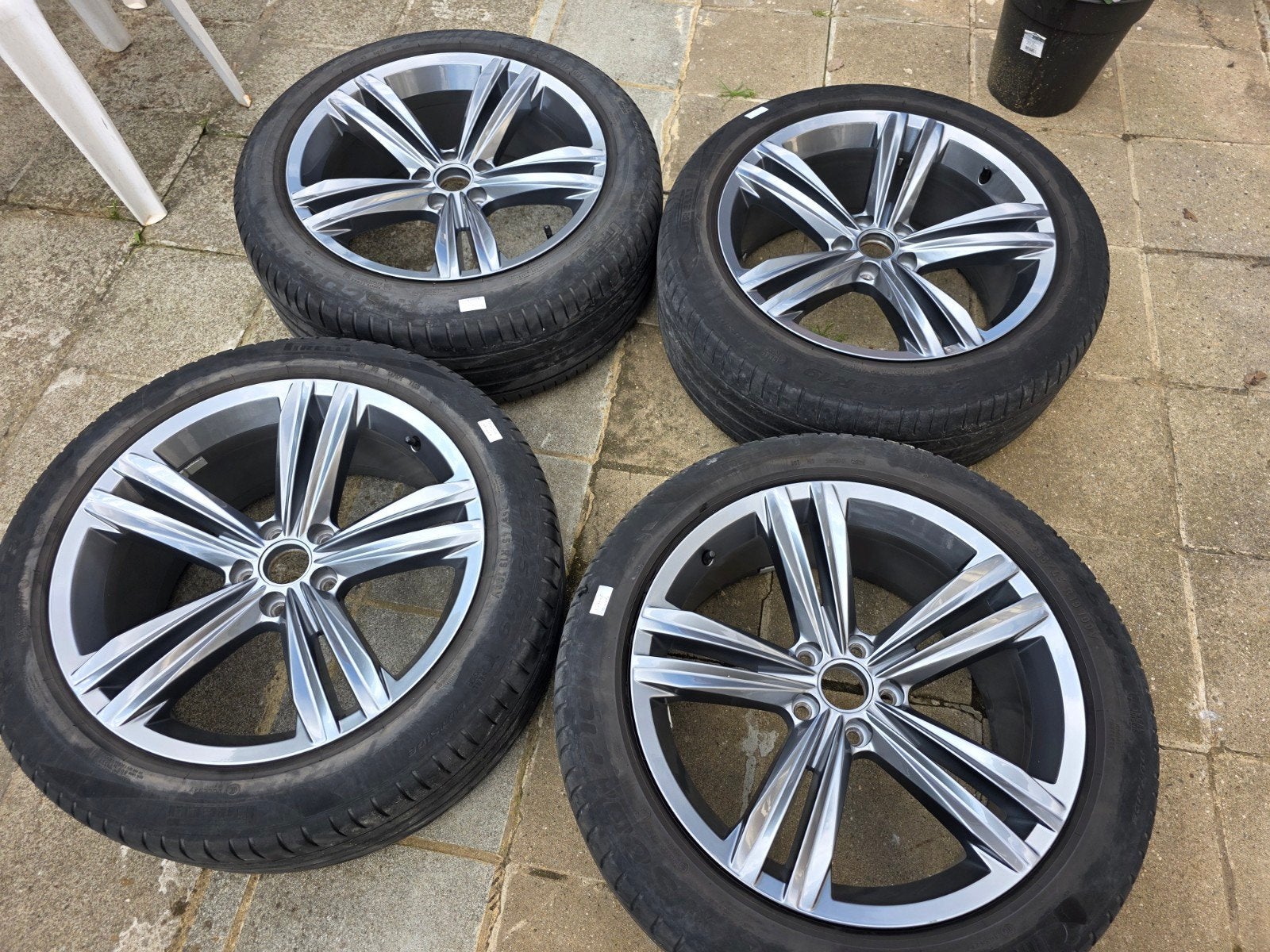 jantes vw tiguan r line 19x8,5et38, Autos : Pièces & Accessoires, Pneus & Jantes, Neuf, 255 mm, Pneus été, Pneu(s)