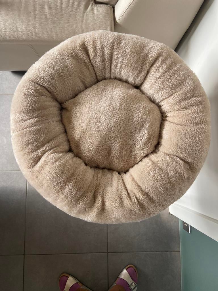 Beige donut hondenmand 60cm, Animaux & Accessoires, Paniers pour chiens, Enlèvement ou Envoi, Comme neuf, Peluche