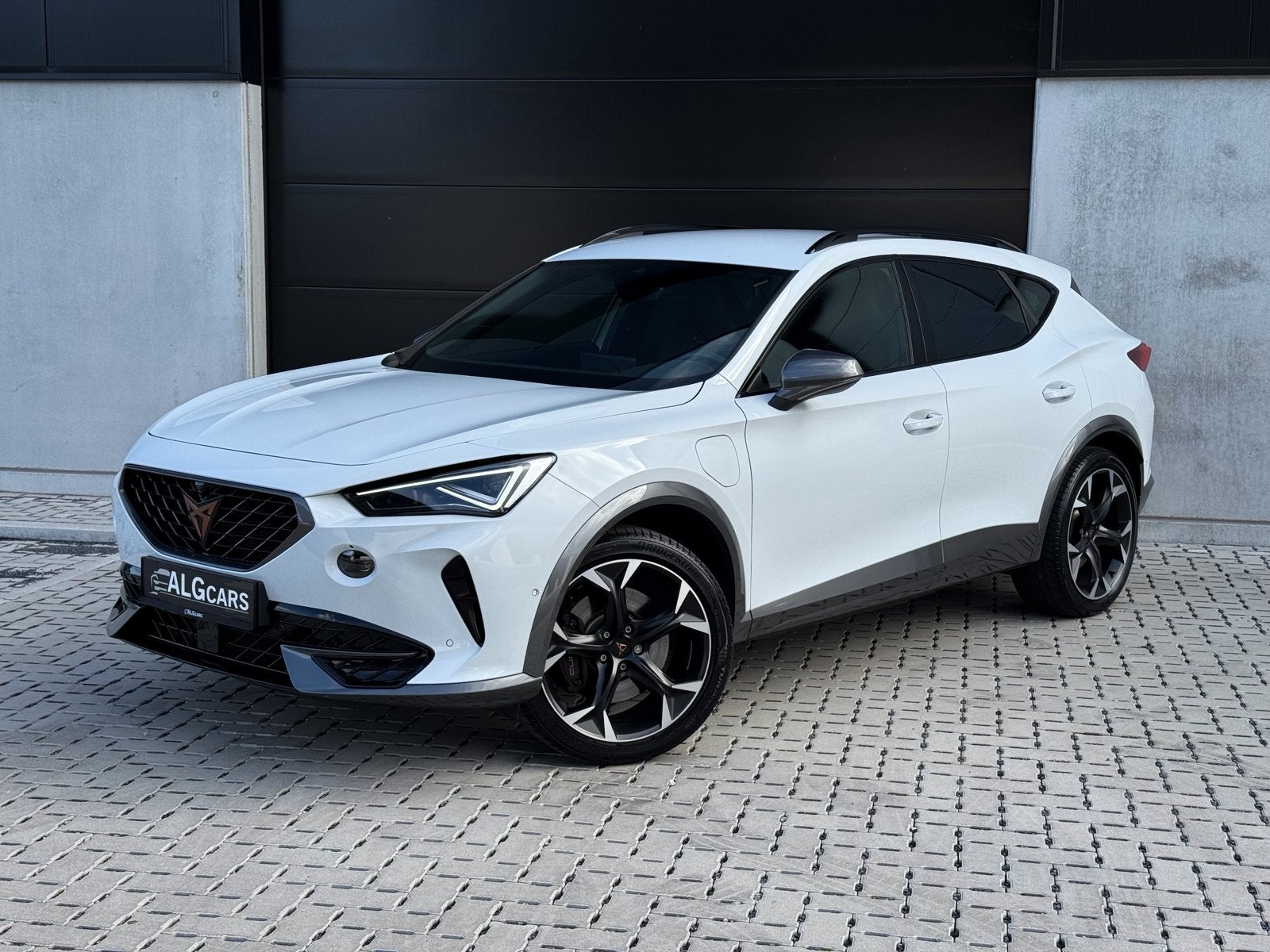 CUPRA Formentor VZ 1.4 e-hybrid 245 PK / 360 / Kuipstoelen, Dealer onderhouden, 4 cilinders, Formentor, 0 kg