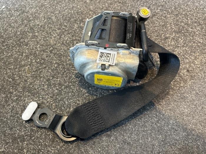 Ceinture de sécurité arrière droite d'un Mercedes C-Klass, Autos : Pièces & Accessoires, Habitacle & Garnissage, Utilisé, 3 mois de garantie