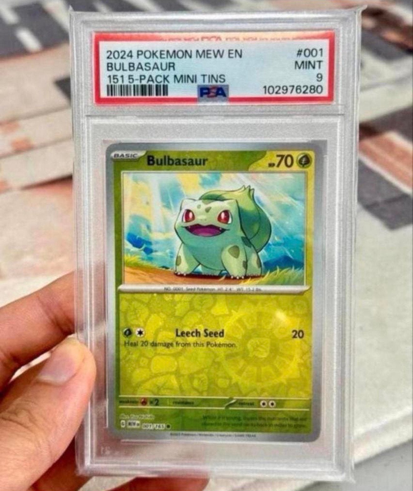 Mini-boîtes POKEMON NEW ET BULBASAUR 151 2024, PSA-9 001/165, Enlèvement ou Envoi, Comme neuf, Cartes en vrac, Foil