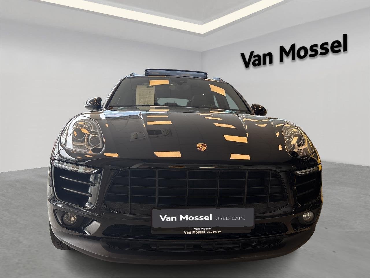 Porsche Macan 2.0 (automatique), Entreprise, 2000 kg, Entretenue par le concessionnaire, Noir