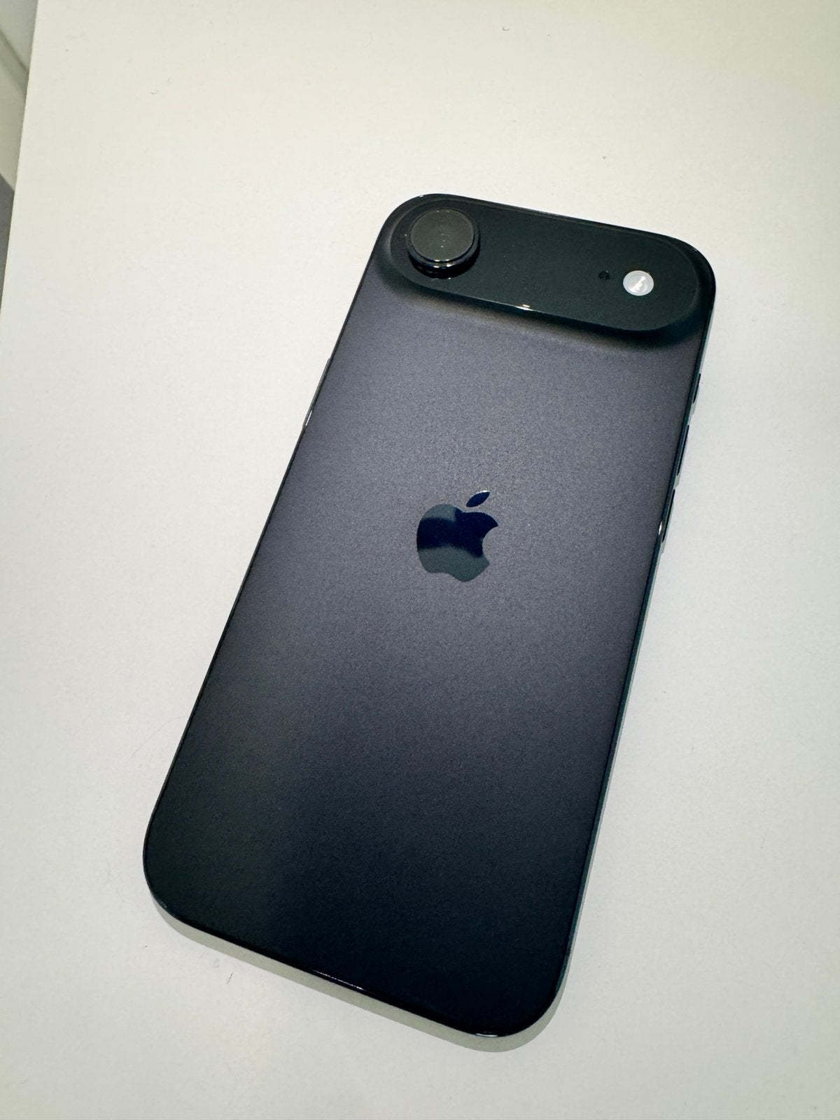 Iphone 17 Air 256 GB, Telecommunicatie, Mobiele telefoons | Apple iPhone, Overige modellen, Zwart, Zo goed als nieuw, 98 %