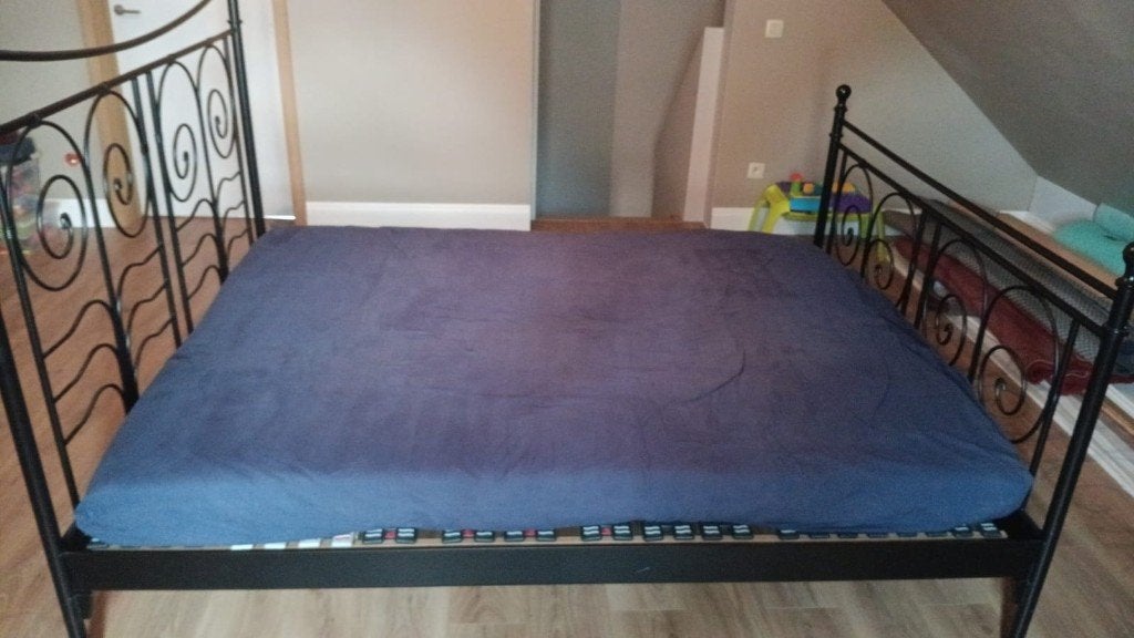 Bed - bedframe - zwart, Huis en Inrichting, Ophalen, Zwart, Tweepersoons, Zo goed als nieuw