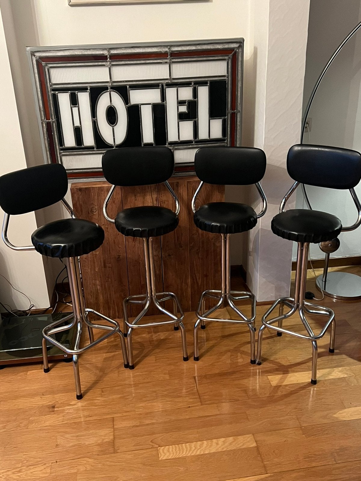 Vintage barkruk, Ophalen, Zo goed als nieuw