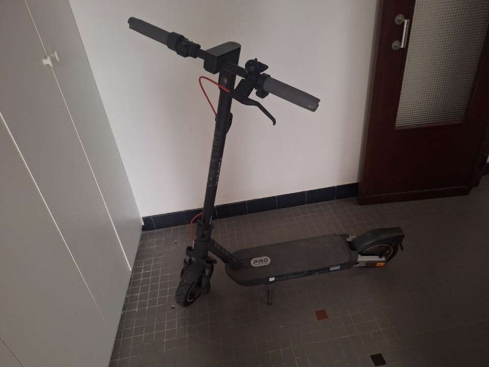Elektrische step, Audio, Tv en Foto, Televisiebeugels, Ophalen, Zo goed als nieuw