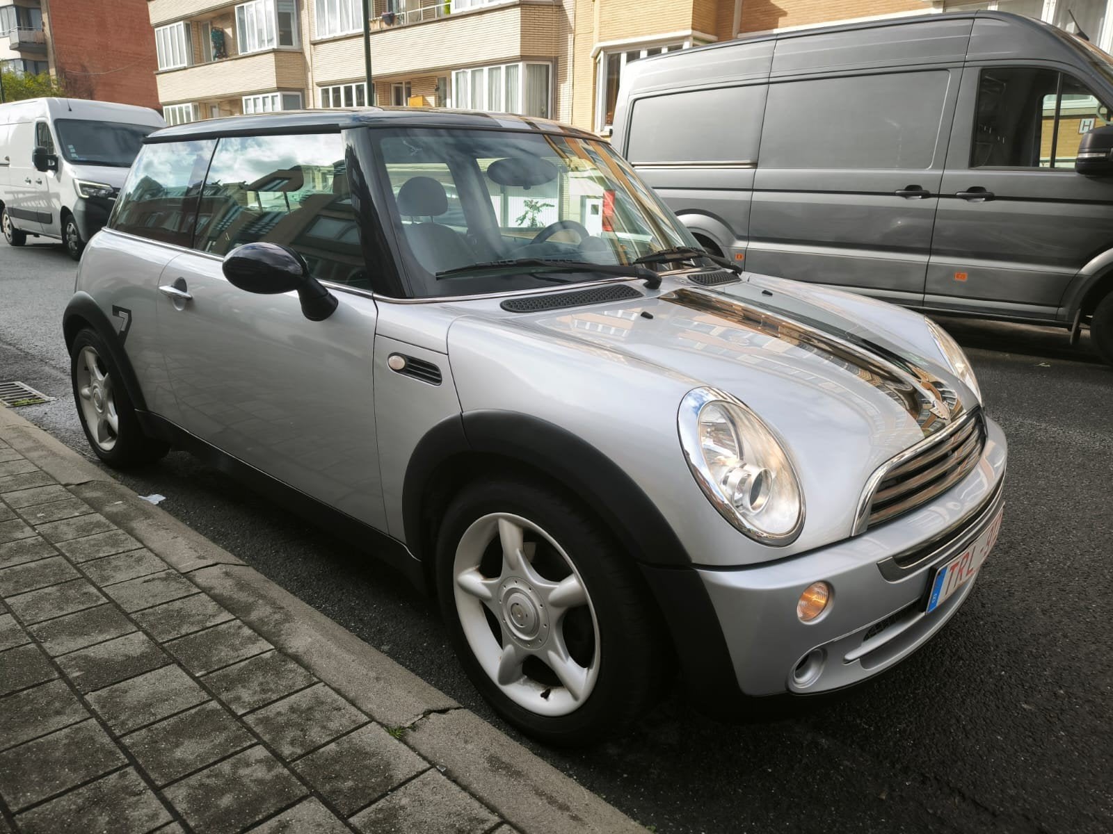 mini Cooper 1.6i 2006 7 eleven  1eig 122.000km ohb airco, Auto's, Voorwielaandrijving, Stof, Zwart, 1600 cc