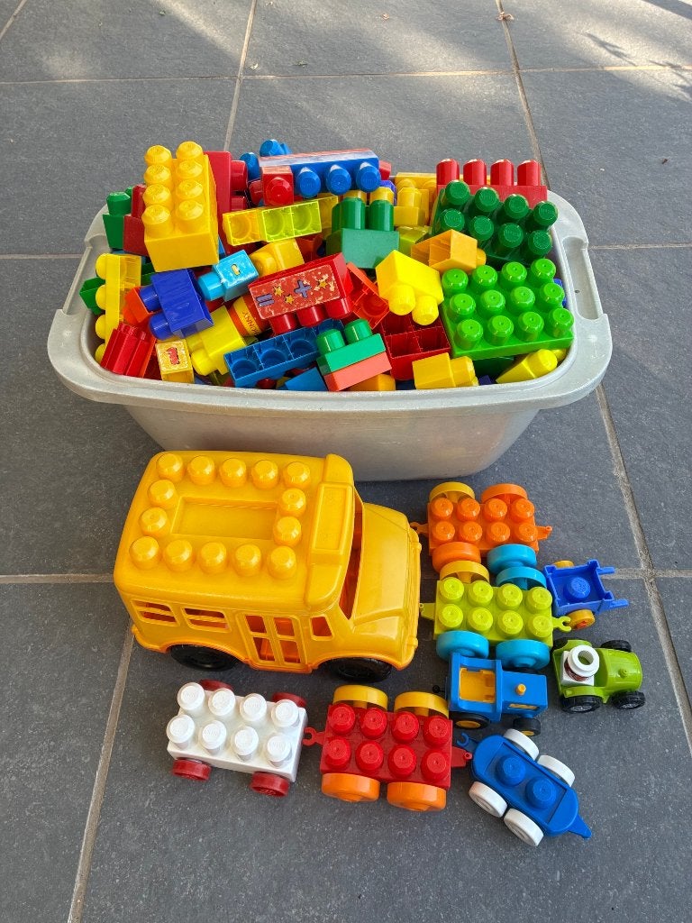 Groot aantal Megabloks + voertuigen, Enfants & Bébés, Jouets | Blocs de construction, Enlèvement, Comme neuf, Megabloks