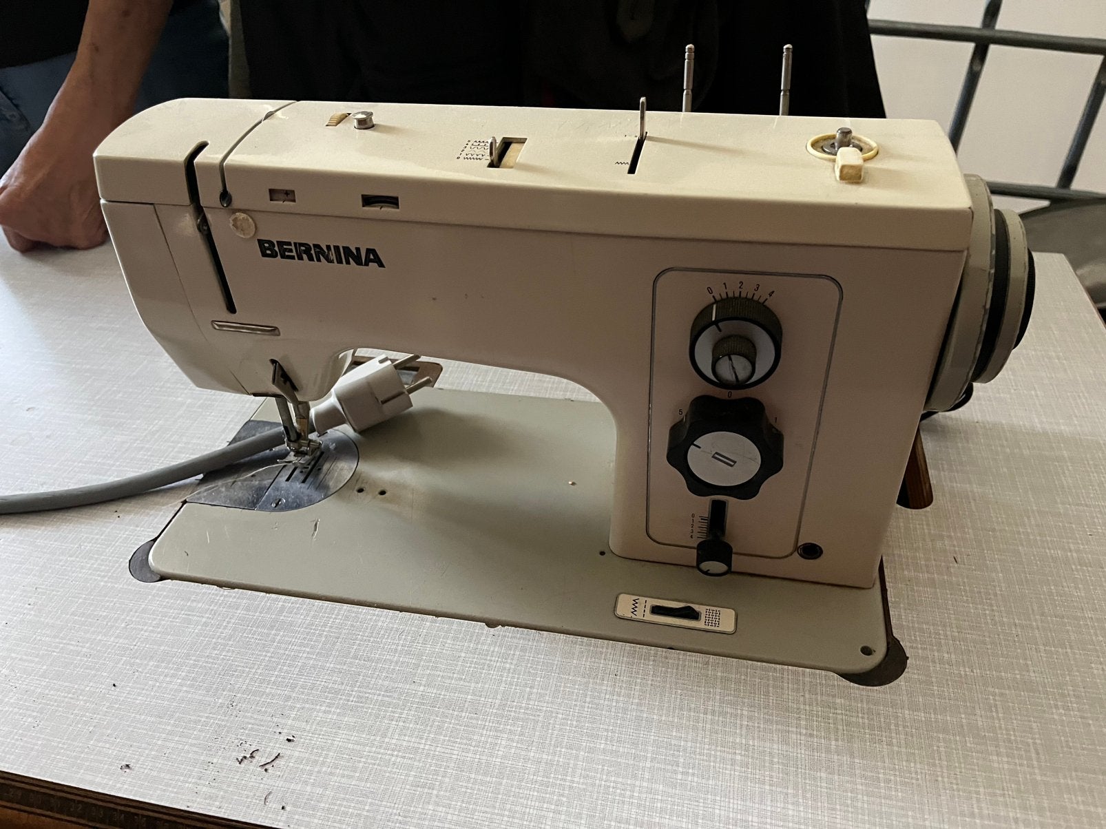 Industrieel goed werkend naaimachine Bernina, Hobby en Vrije tijd, Ophalen, Bernina, Industrieel, Naaimachine