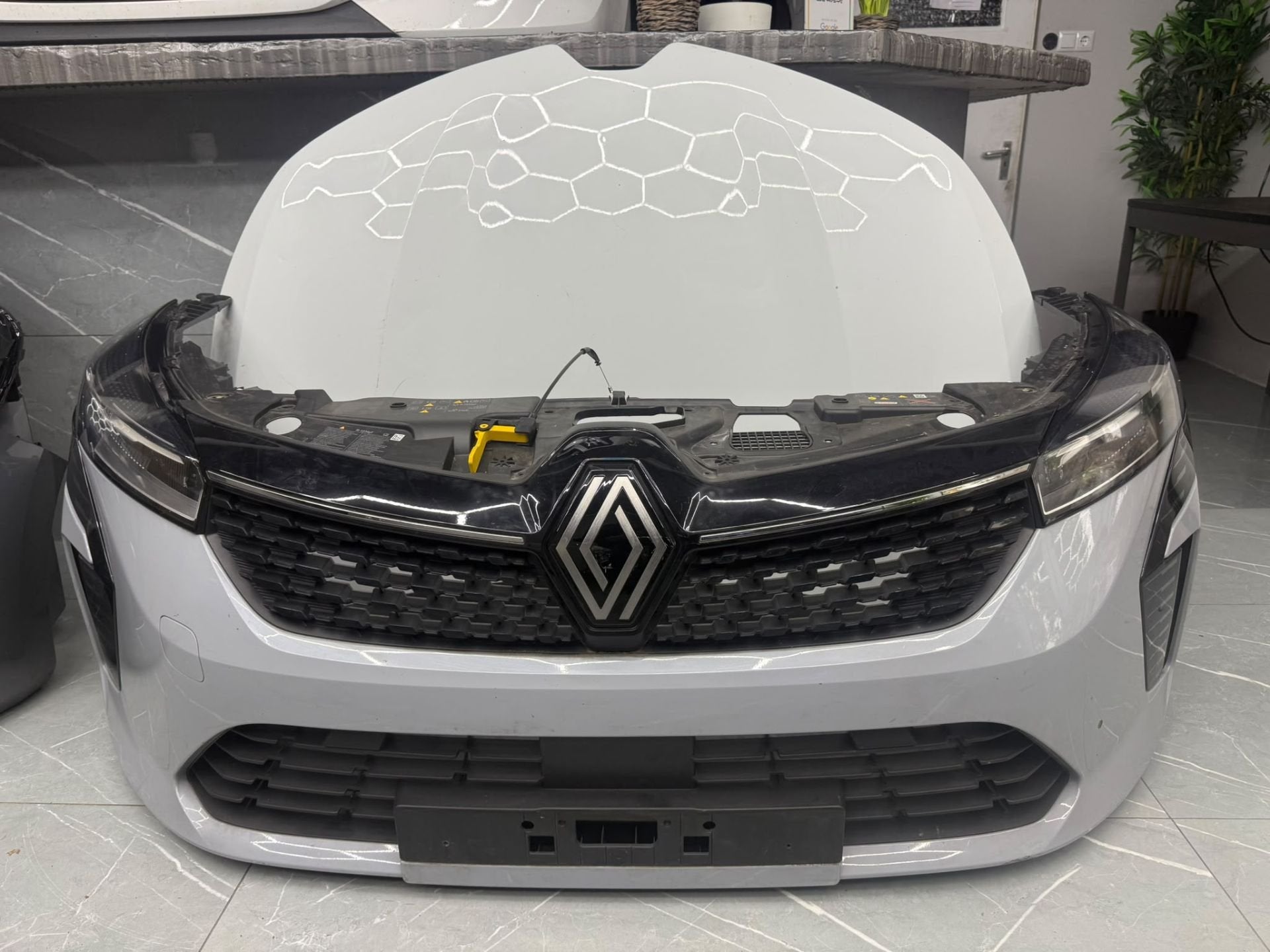 Renault CLIO 5 V Facelift 24-26 Motorkap Voorbumper Koplamp, Renault Group, Gebruikt, Contact.group@renault.com, Avenue du General Leclerc 122bis
92100  Boulogne-Billancourt, FR