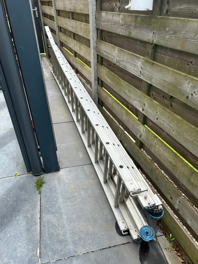 Alu ladder PROF, Ophalen, Zo goed als nieuw, Ladder