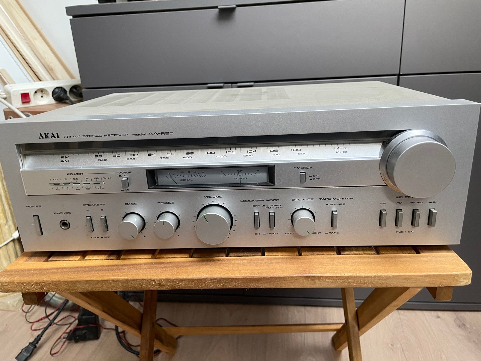 Tuner versterker Akai AA R20, Audio, Tv en Foto, Ophalen of Verzenden, Gebruikt