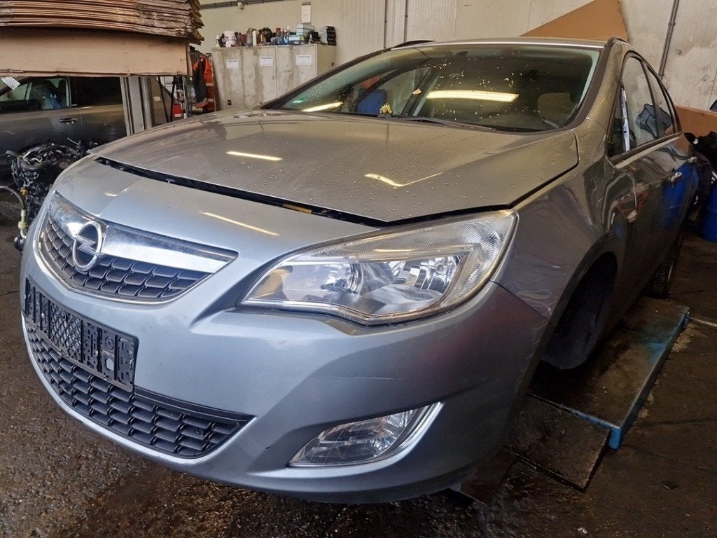 RADIATEUR EAU Opel Astra J Sports Tourer (PD8 / PE8 / PF8), Opel, Opel Automobile GmbH, Utilisé, Kontakt-opel@opel.com