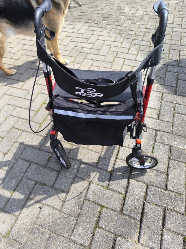 Rollator 2020, Ophalen, Opvouwbaar, Zo goed als nieuw