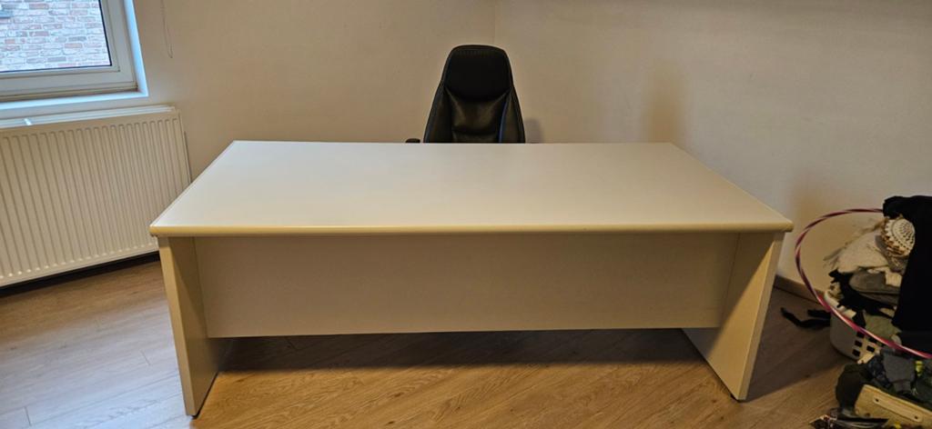 Bureau merk Bulo - in zeer goede staat! 200cmx100cm, Huis en Inrichting, Ophalen