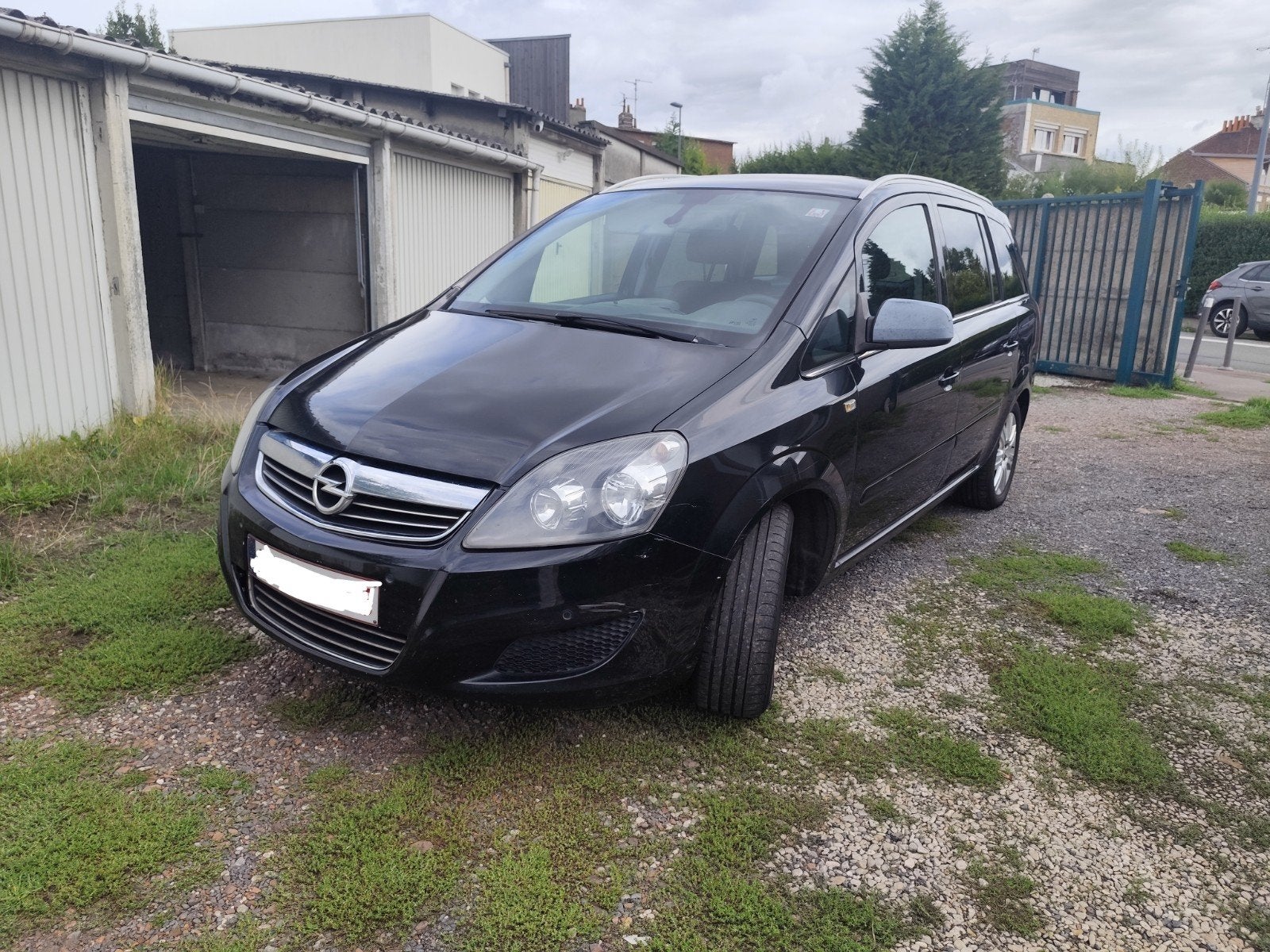 Opel Zafira B (2013) - 196.000 km - diesel - CT ok, Auto's, Voorwielaandrijving, Euro 5, 1956 cc, Zwart