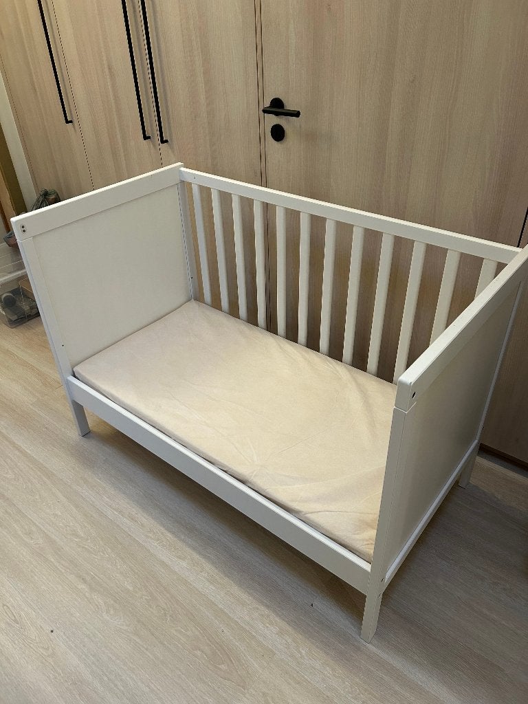 Meegroeibed baby < kleuter - Ikea Sundvik, Kinderen en Baby's, Kinderkamer | Bedden, Ophalen, Gebruikt, Minder dan 140 cm, Minder dan 70 cm