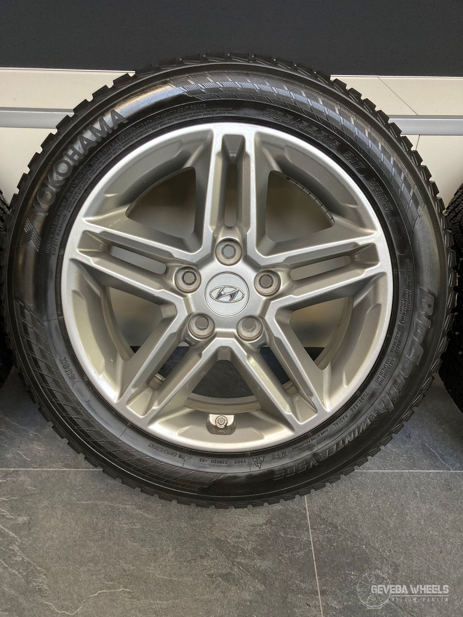 16” originele Hyundai I30 velgen + winterbanden 5x114.3 TPMS, Gebruikt, -, Banden en Velgen, -