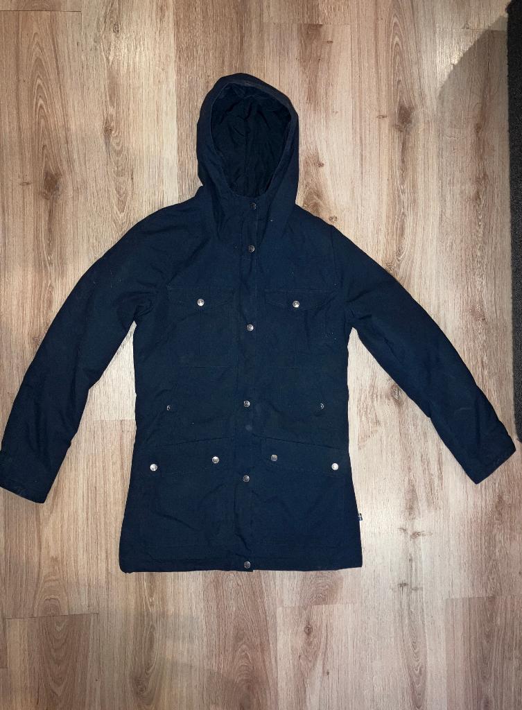 Veste bleu foncé avec capuche, Fjall Raven, Vêtements | Femmes, Vestes | Hiver, Neuf, Fjall Raven, Enlèvement, Taille 34 (XS) ou plus petite