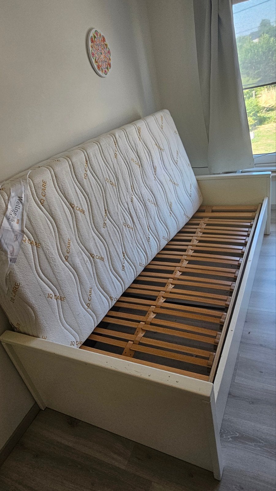 Eenpersoonsbed met matras - Lit 1 place avec matelas - Singl, Huis en Inrichting, Slaapkamer | Bedden, Hout, Wit, Ophalen of Verzenden