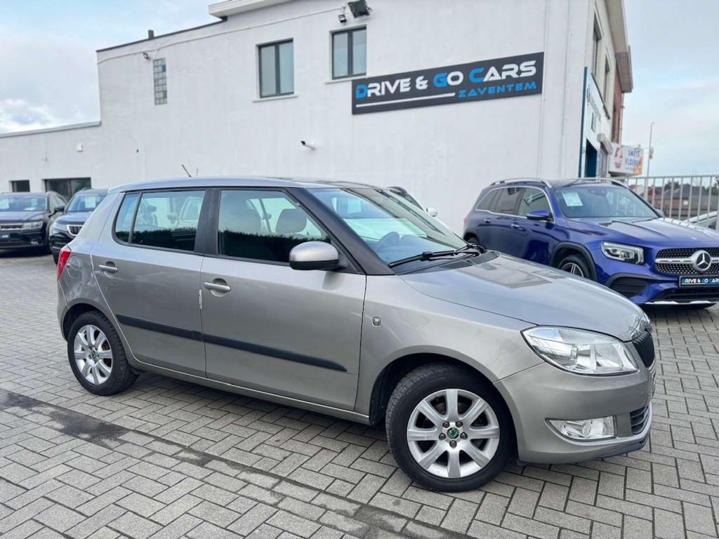 Skoda Fabia 1.2 CR TDi - Euro 5 - Parkeersensoren - Airco, Auto's, Voorwielaandrijving, Euro 5, Stof, Zwart