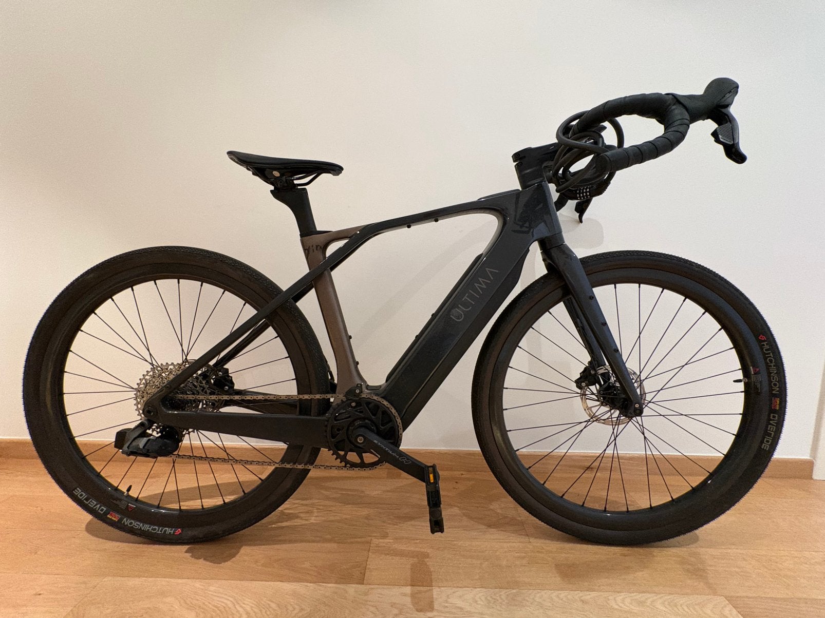 Vélo Électrique Carbone Ultima, Vélos & Vélomoteurs, Vélos | Vélos de course, Comme neuf, Carbone, Enlèvement ou Envoi