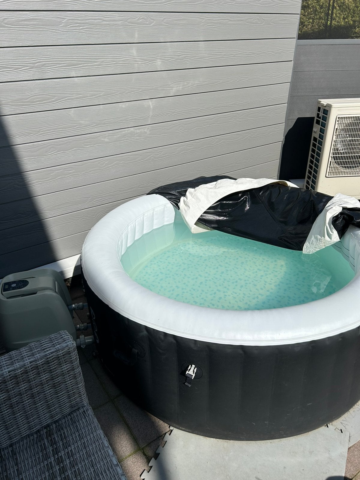 Jacuzzi pour 4 personnes, Jardin & Terrasse, Enlèvement, Utilisé, Couverture, Gonflable