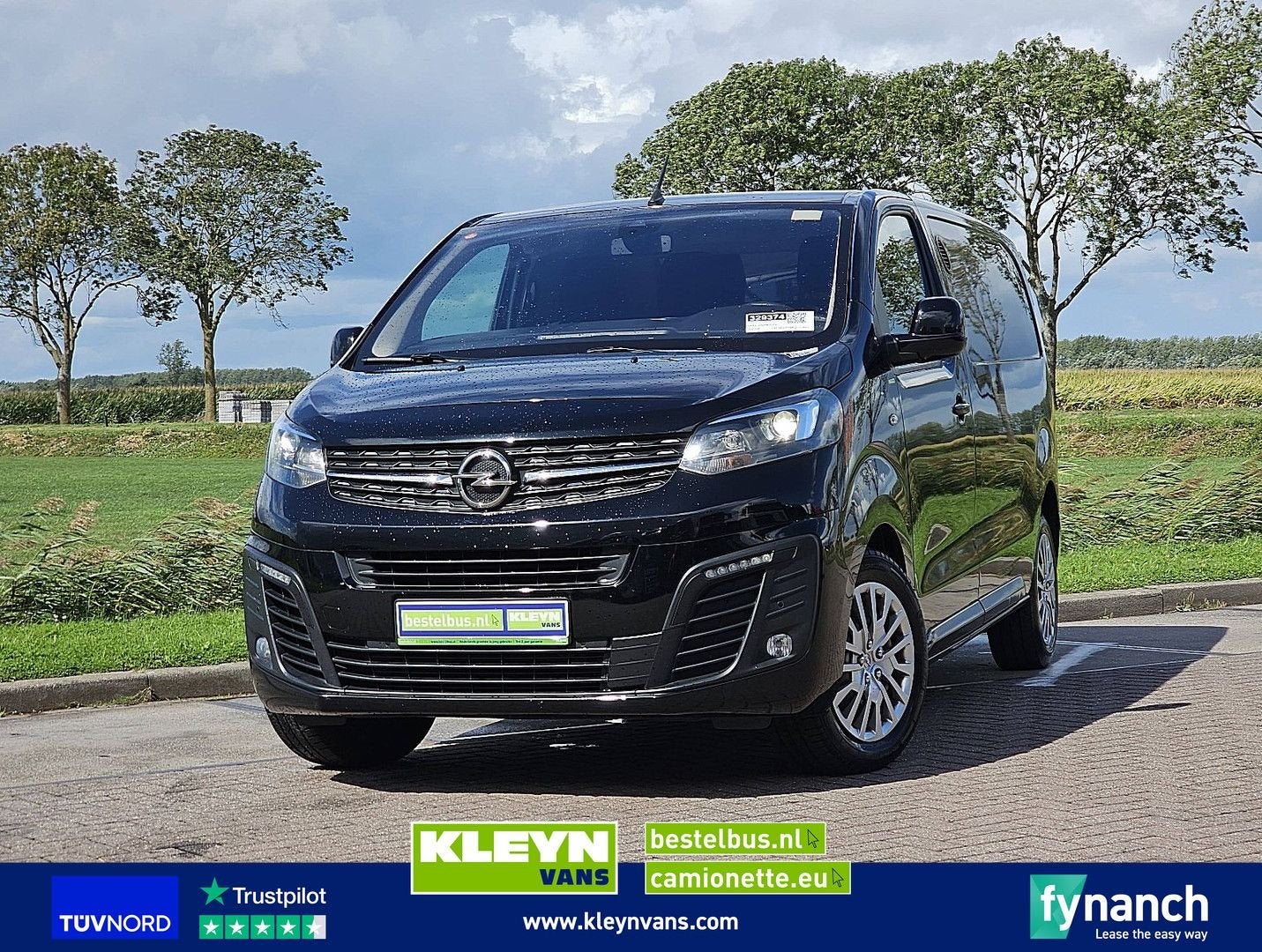 Opel VIVARO 2.0 L2H1 Xenon Trekhaak!, Autos, Achat, Entreprise, Boîte manuelle, Cruise Control