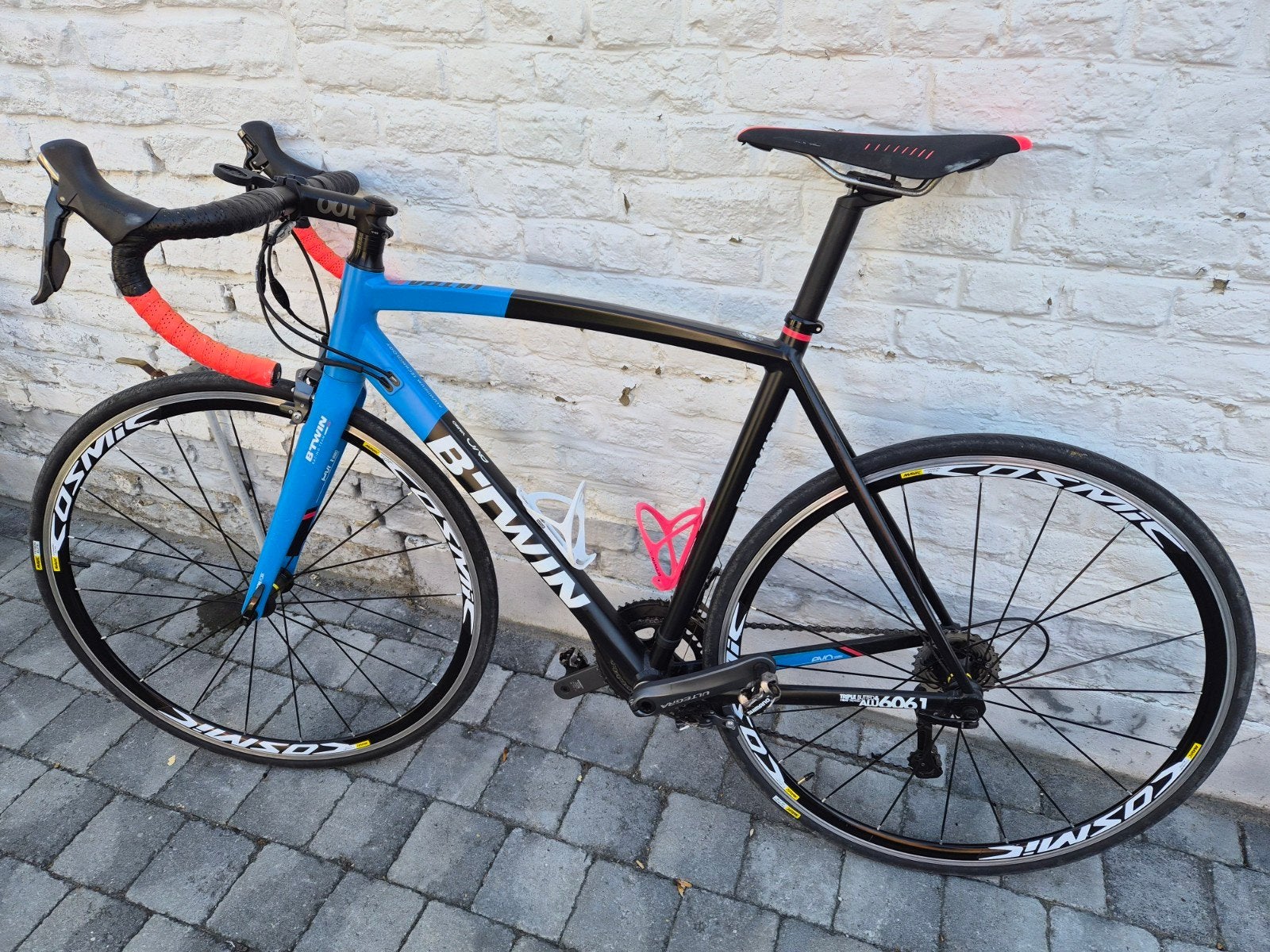 Vélo route B-twin af720 Ultra full Ultegra., Vélos & Vélomoteurs, Vélos | Hommes | Vélos de sport & Vélo de randonnée, Enlèvement