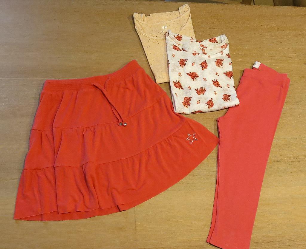 Ensemble de 4 pièces, 9-10 ans, excellent état, Kinderen en Baby's, Meisje, Ophalen of Verzenden, Zo goed als nieuw, Setje
