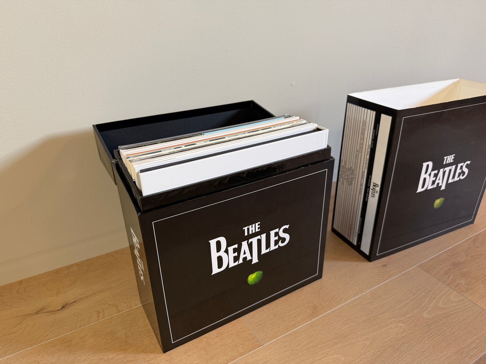 The Beatles complete vinyl boxset, Ophalen, Zo goed als nieuw