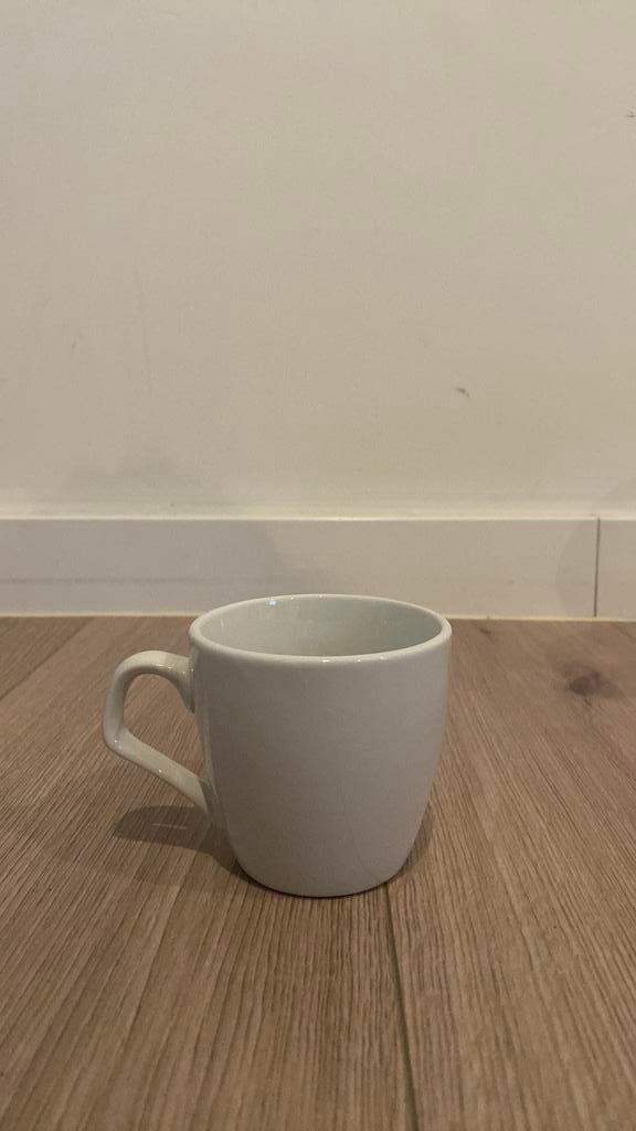 Witte koffiemokjes, Enlèvement, Comme neuf