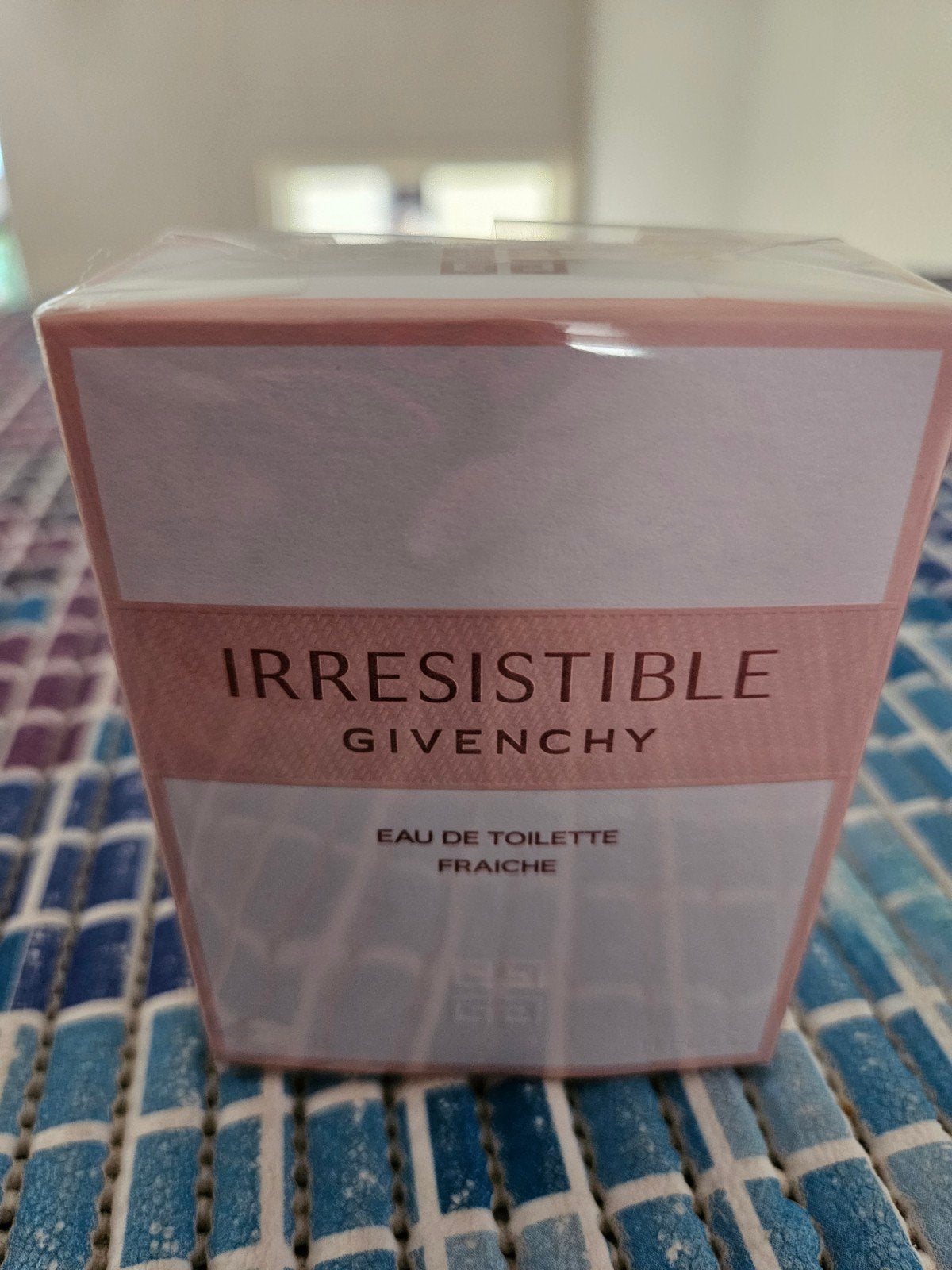 parfum IRRESISTIBLE de Givenchy - 35 ml, Verzamelen, Ophalen of Verzenden, Nieuw, Parfumfles, Gevuld