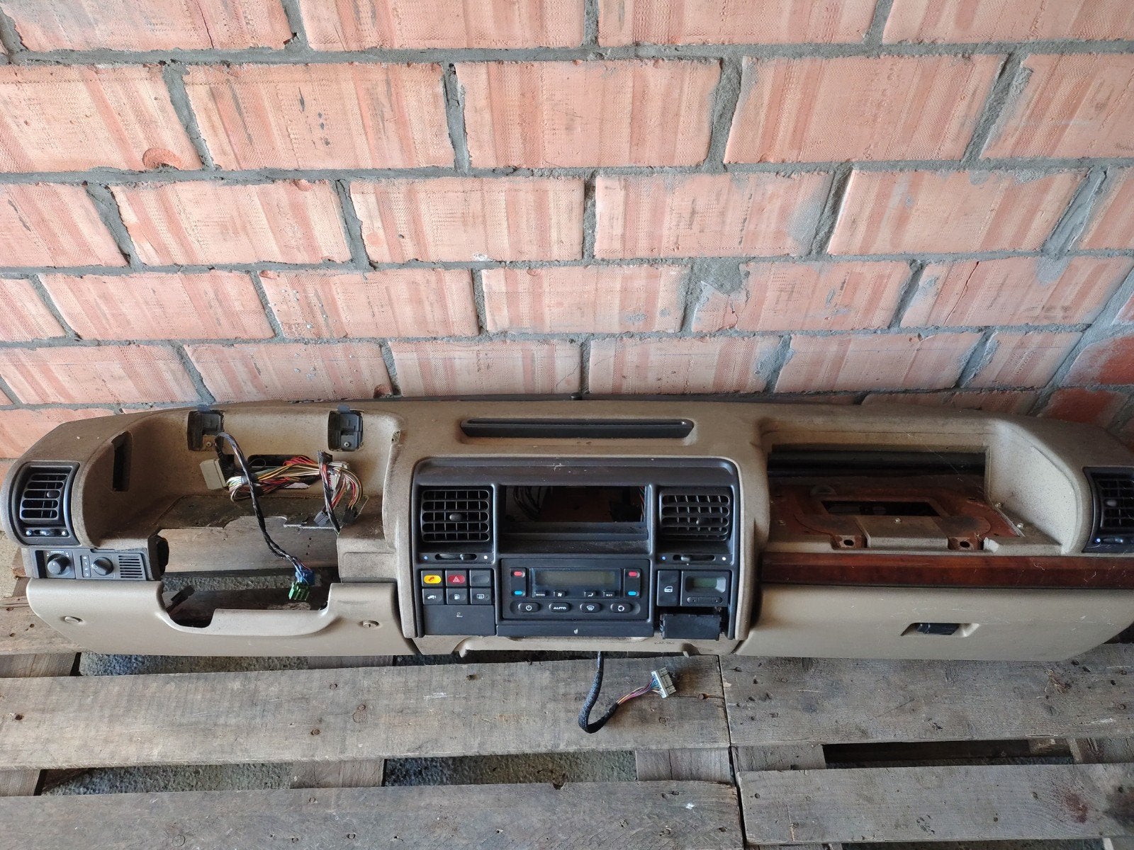 Dashboard Discovery 2, Auto-onderdelen, Ophalen