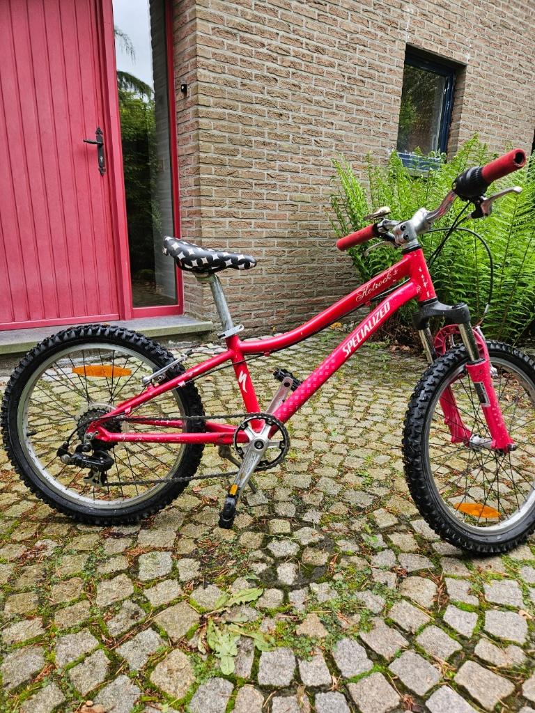 SPECIALIZED Hotrock 20 pouces, Vélos & Vélomoteurs, Specialized, Frein sur jante, Enlèvement ou Envoi, Utilisé
