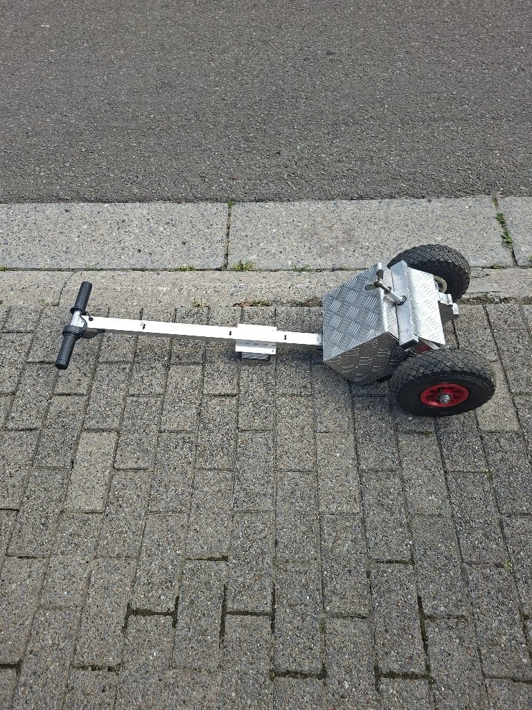 Chariot de pêche motorisé, Enlèvement, Utilisé