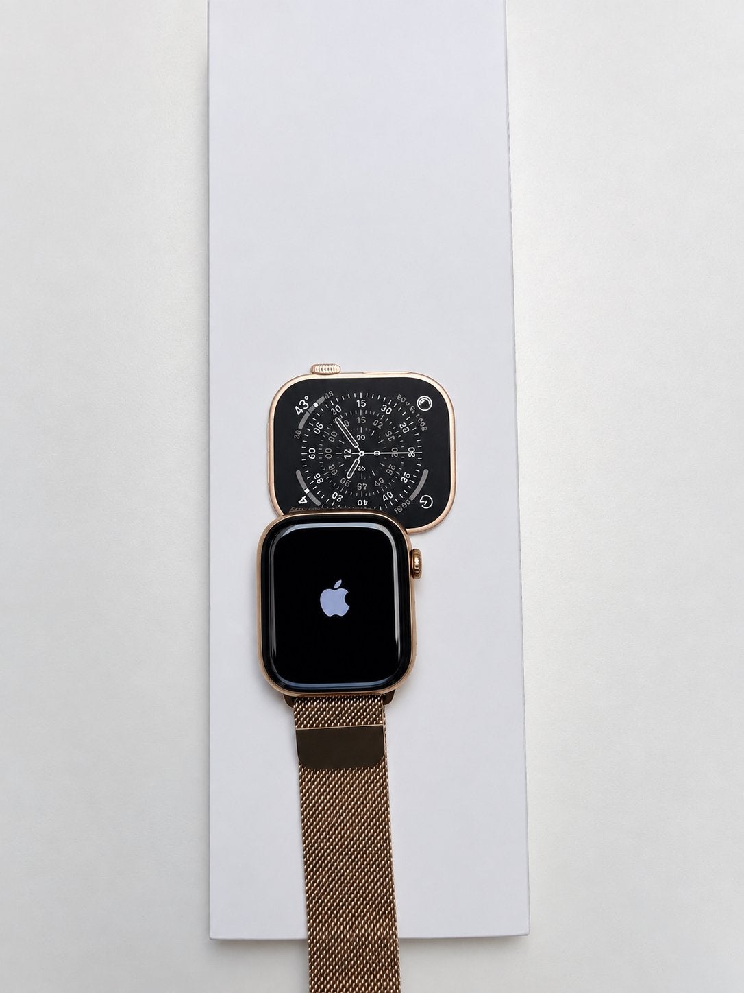 Apple Watch Series 11 42mm – Gold Titanium – Milanese Loop, Ophalen of Verzenden, Zo goed als nieuw, Apple