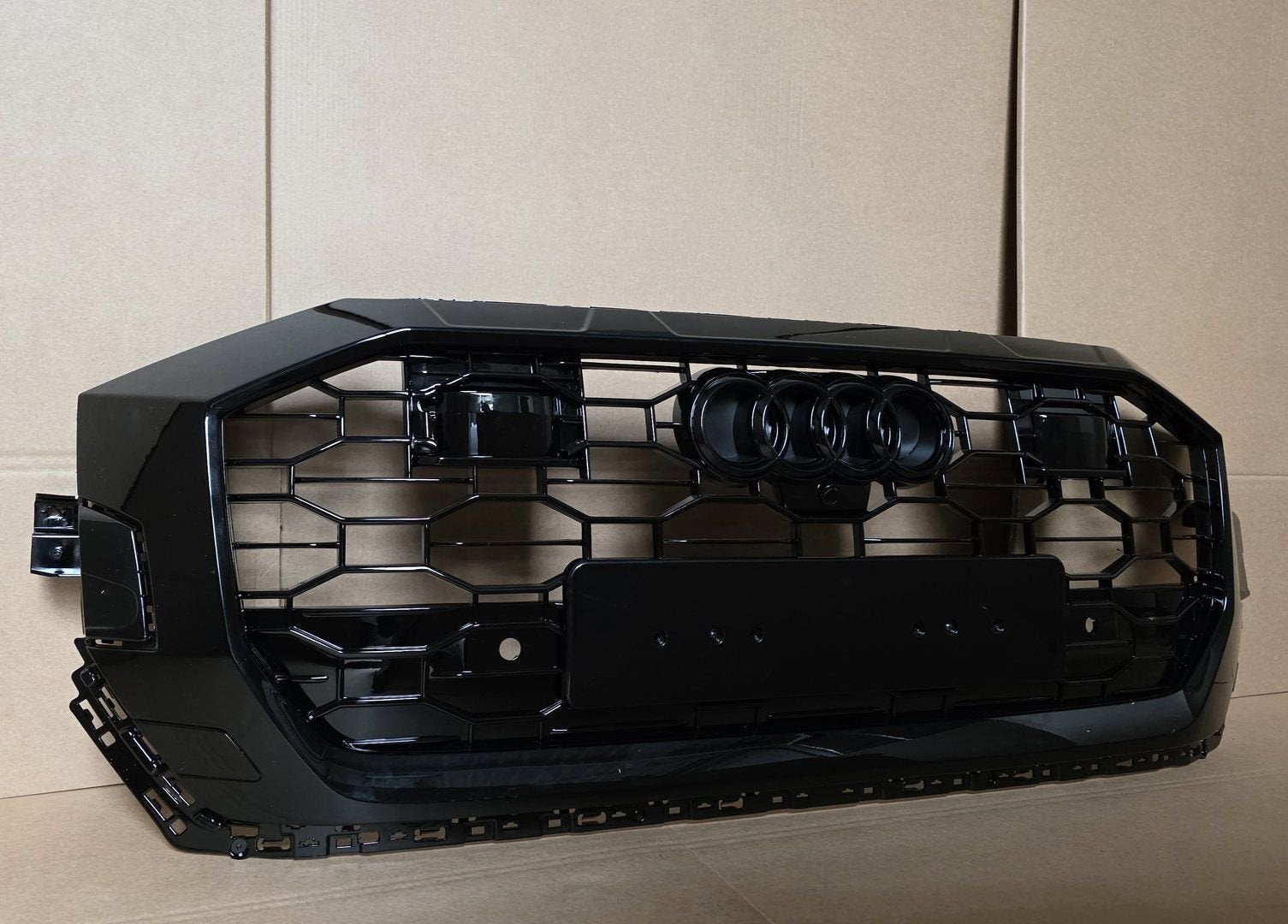 Grill Audi Q8 4M8 RSQ8 LOOK Grille SLINE SQ8 HOOGLANS ZWART, Auto-onderdelen, -, Voor, Nieuw, Bumper
