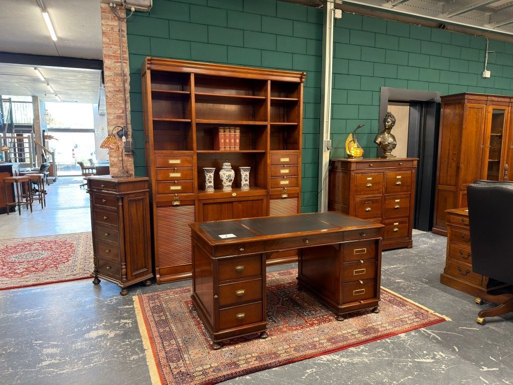 Te Koop/Gezocht! Klassiek Engelse Chesterfield Meubels, Antiek en Kunst, Ophalen