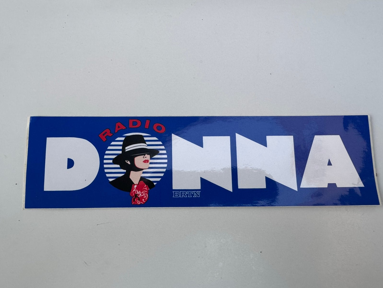 Sticker radio Donna (blauw), Verzamelen, Ophalen of Verzenden, Nieuw, Film, Tv of Omroep