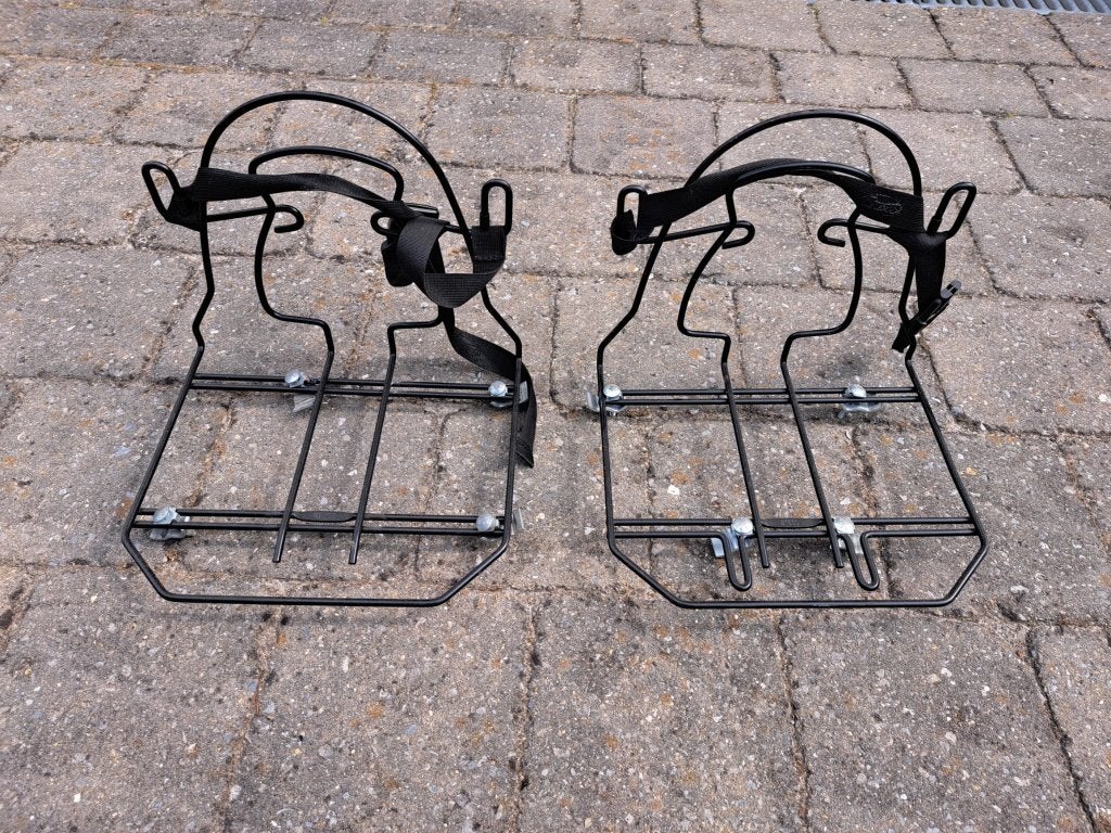 Set van 2 fietssteunen / fietsdragers met bevestigingsriemen, Autos : Divers, Porte-vélos, Utilisé, Enlèvement