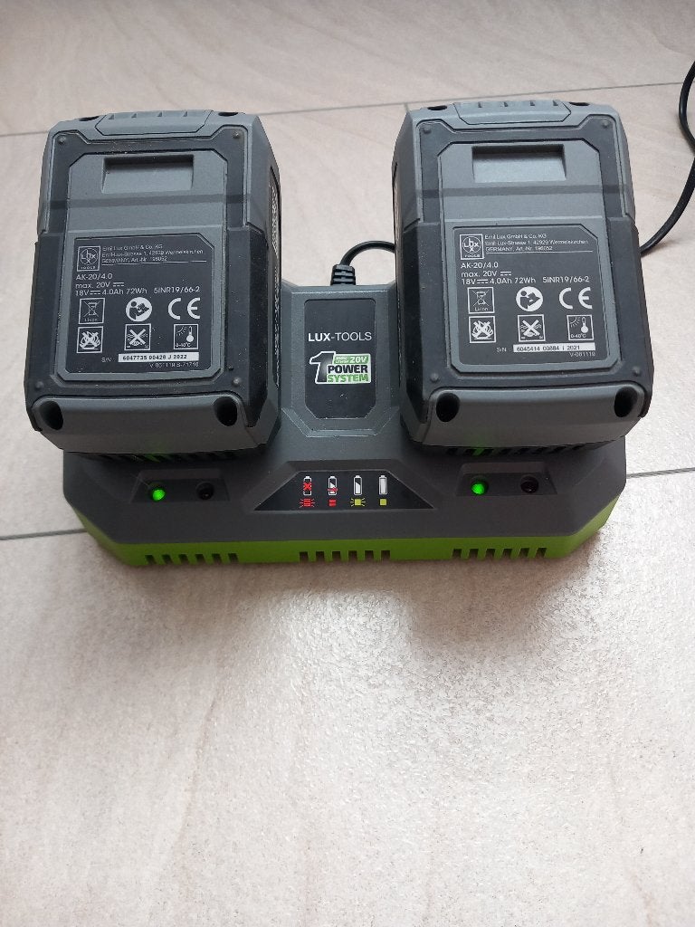 vends batteries et chargeur lux-tools, Tondeuses à gazon sur batterie, Moins de 30 cm, Tondeuse rotative, Enlèvement
