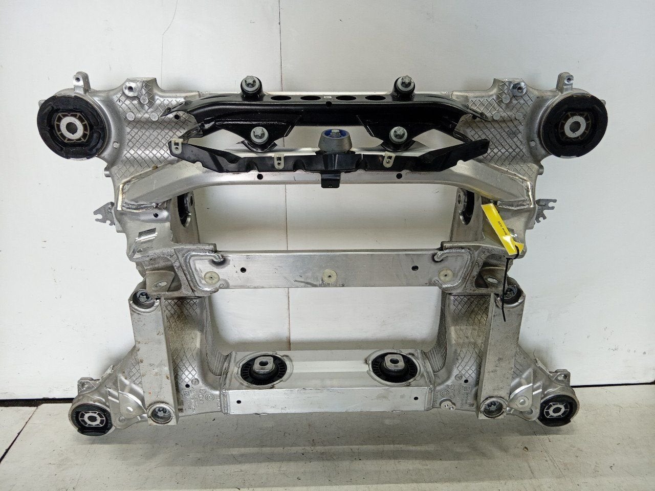 Subframe achter BMW iX, Onderdelen@venauto.nl, Van der Ven Autorecycling B.V., Gebruikt, Ettenseweg 76, 4706 PB Roosendaal, The Netherlands