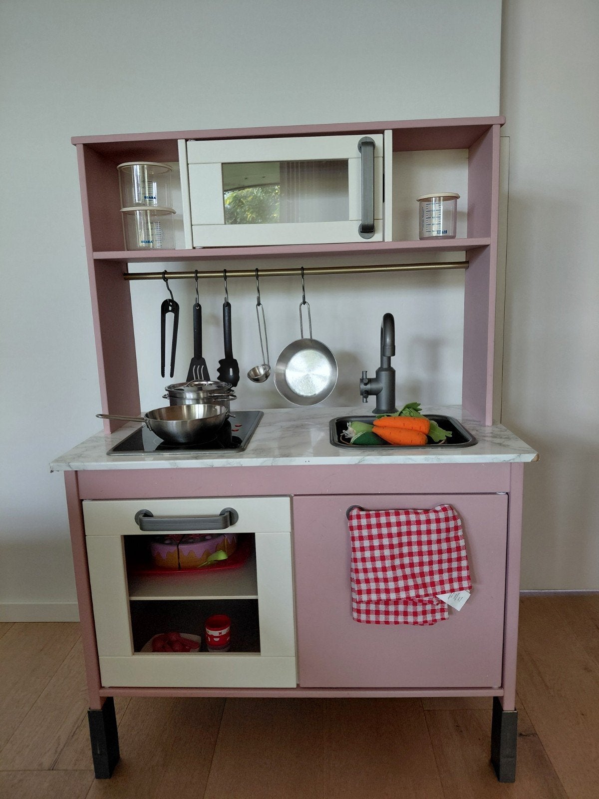 Gepimpt Ikea Keukentje met krijtbord, Ophalen